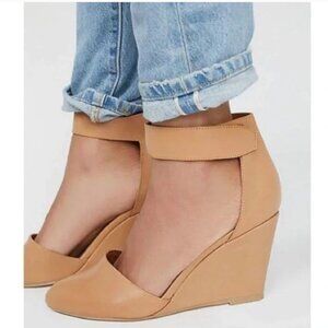 Jeffrey Campbell Tan Leather Wedge Sandals 6 Ankle strap